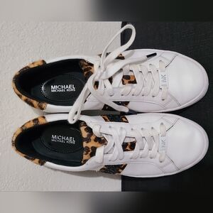 Casual Tennis shoes